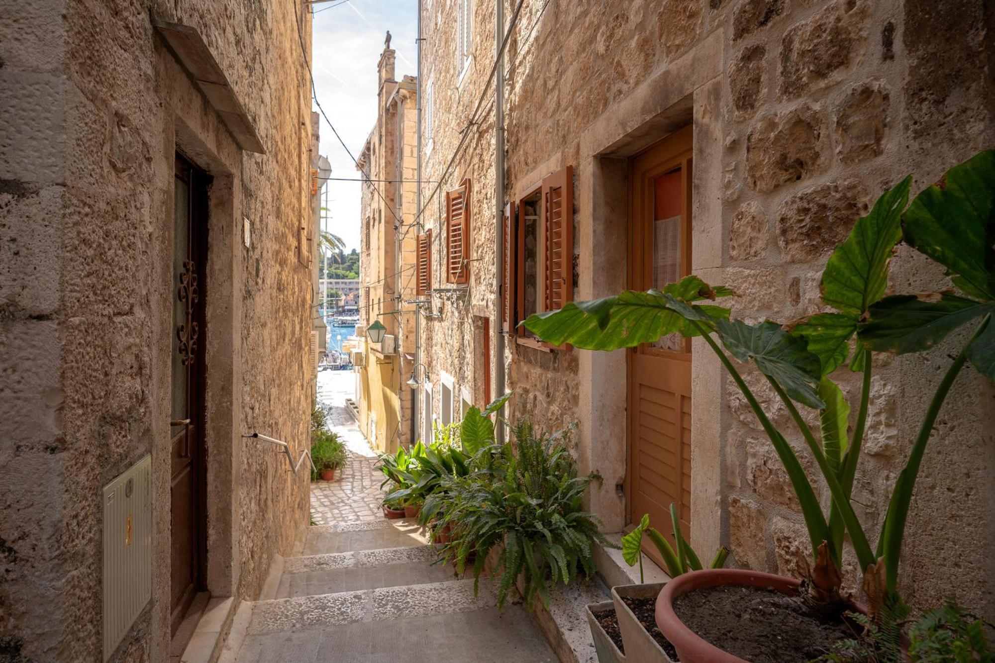 Harbourside Guesthouse Mandina - Zf Hvar フヴァル エクステリア 写真